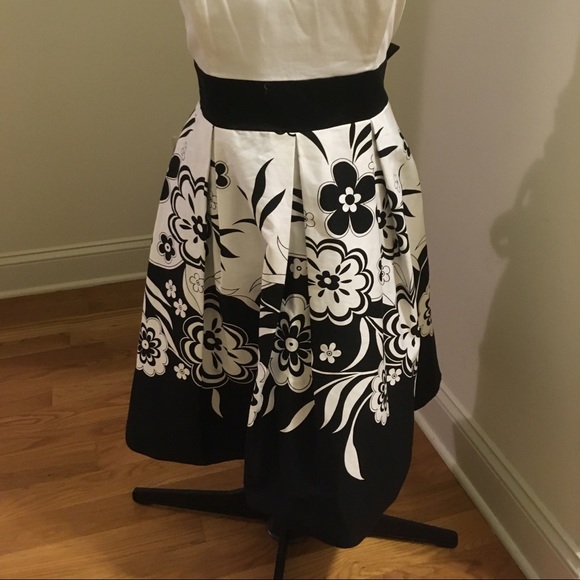 Black & White Floral Strapless Dress Plus Size 16 - Picture 2 of 7